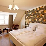 Hotel Weinquartier Minges Kirrweiler (Sudliche Weinstrasse)