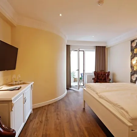 Hotel Weinquartier Minges 3*