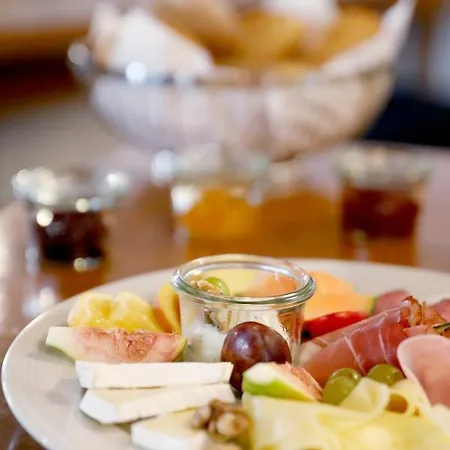 Hotel Weinquartier Minges Kirrweiler (Sudliche Weinstrasse)