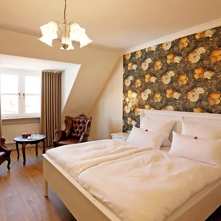 Hotel Weinquartier Minges Kirrweiler (Sudliche Weinstrasse)