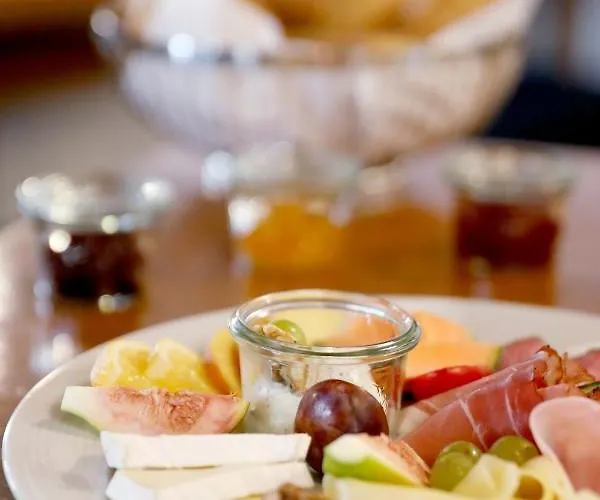 Hotel Weinquartier Minges Kirrweiler (Sudliche Weinstrasse)